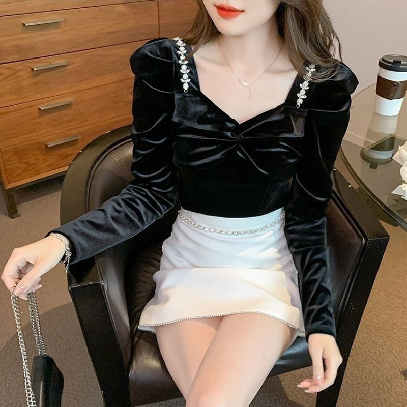 Slim Fit Velvet Women's Shirt  - đánh giá và giá Winter Clothing Trends 2025 Women'S